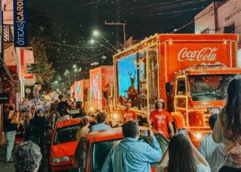 Caminhão da Coca-Cola encanta o público em Ibiúna