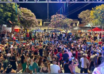 Carnaval na Praça da Matriz reúne grande público e celebra a cultura local